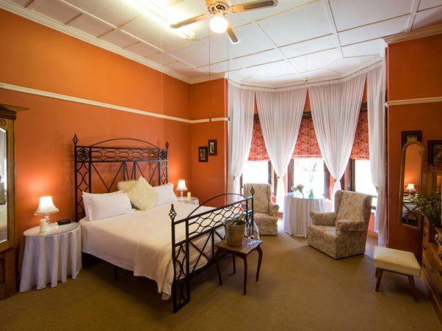 Mountain Manor Guest House and Executive Suites